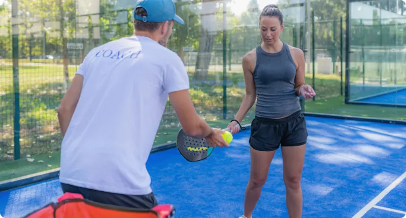 Il muro non mente: cinque errori da principianti che sabotano il tuo padel (e come correggerli in un pomeriggio)