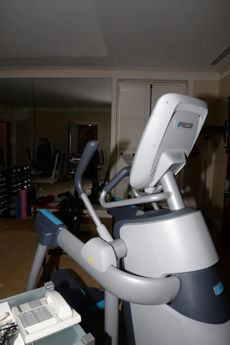 Mini home gym per sportivi di palla: cosa comprare davvero (e cosa lasciare in negozio)